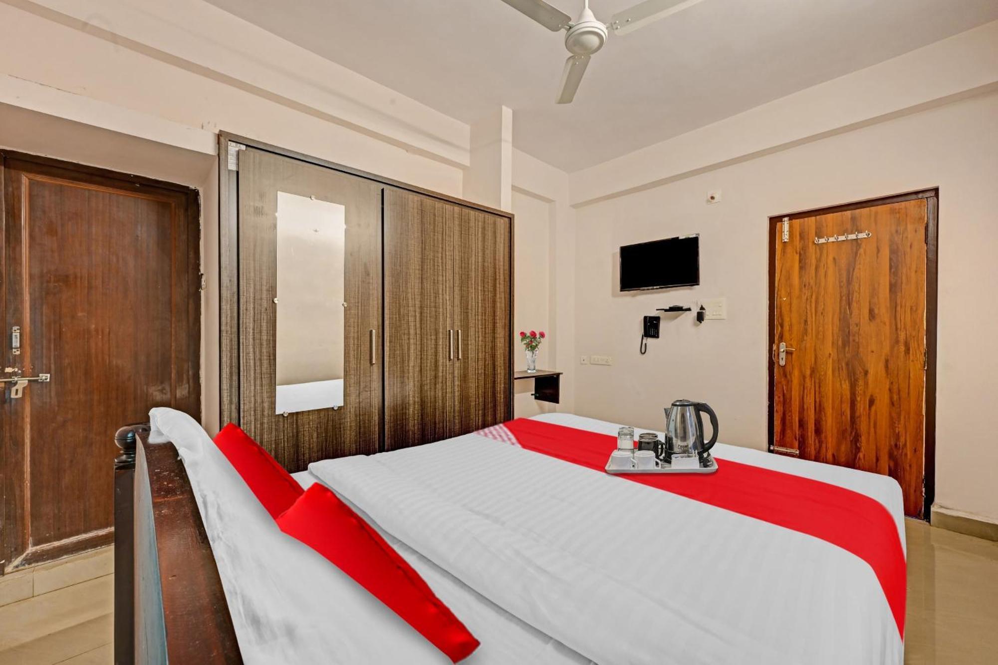 Hotel O Coastal Inn Luxury Service Apartments Kakinada Bagian luar foto