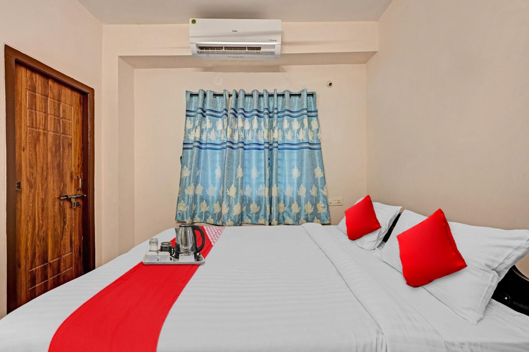 Hotel O Coastal Inn Luxury Service Apartments Kakinada Bagian luar foto