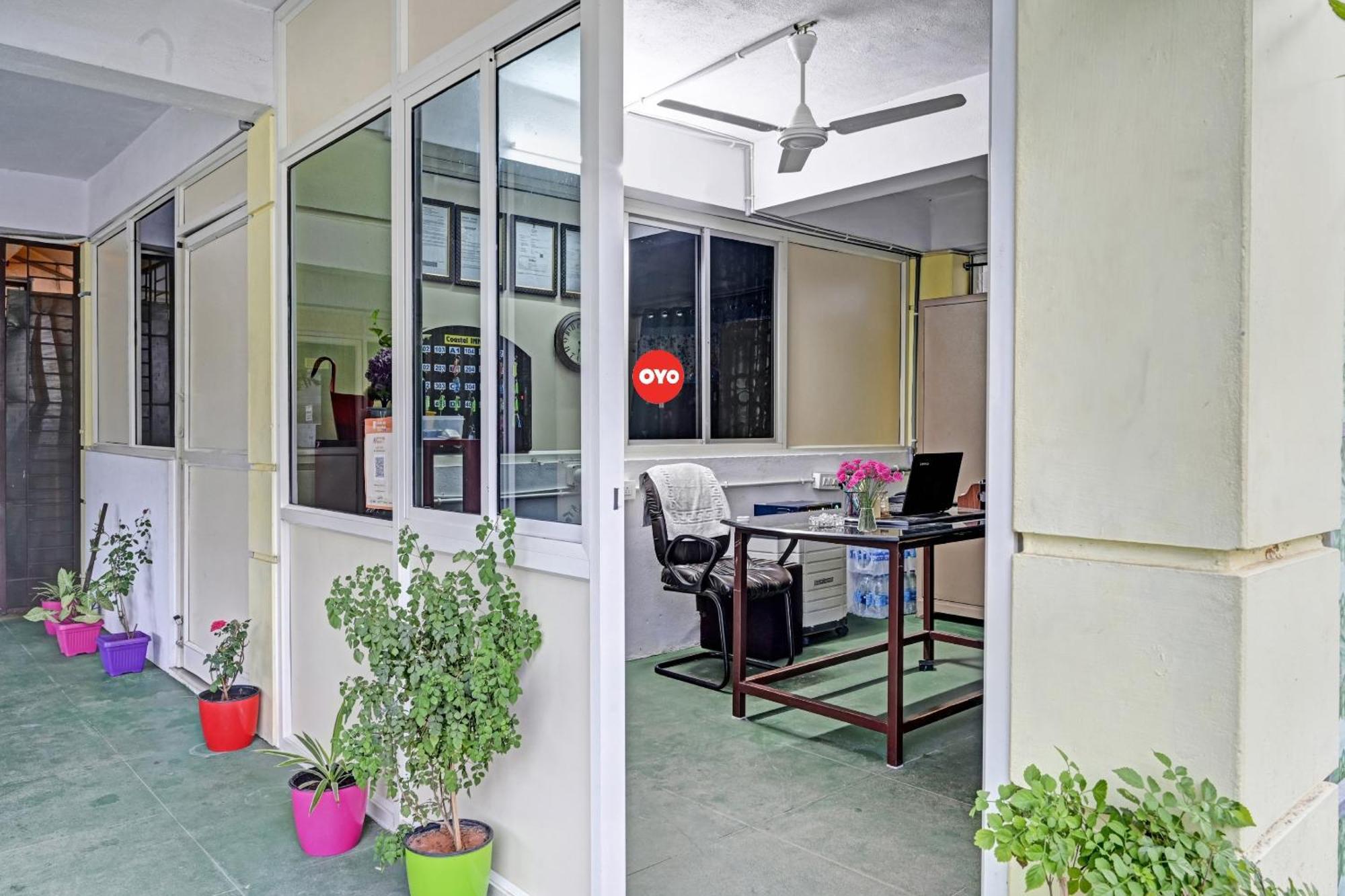 Hotel O Coastal Inn Luxury Service Apartments Kakinada Bagian luar foto