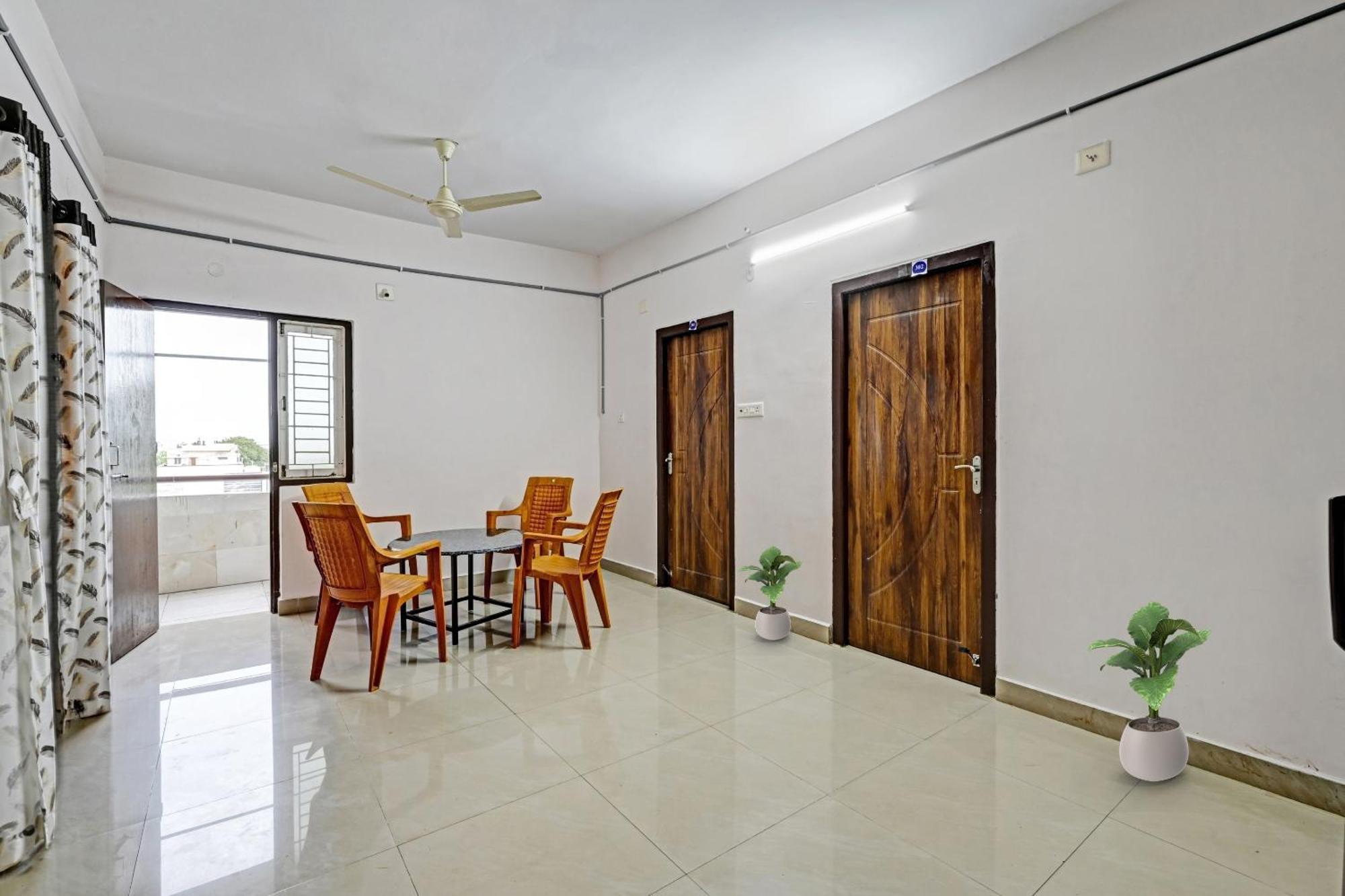Hotel O Coastal Inn Luxury Service Apartments Kakinada Bagian luar foto